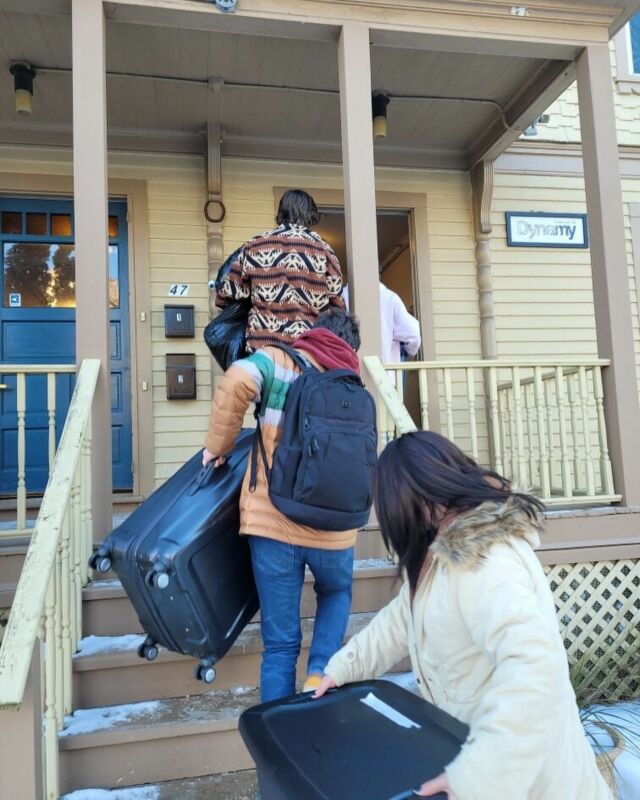 It’s move in day for our new spring students! Welcome to Dynamy! 

#Dynamy #dynamyinternshipyear #moveinday #classof2022 #internships #gapyear